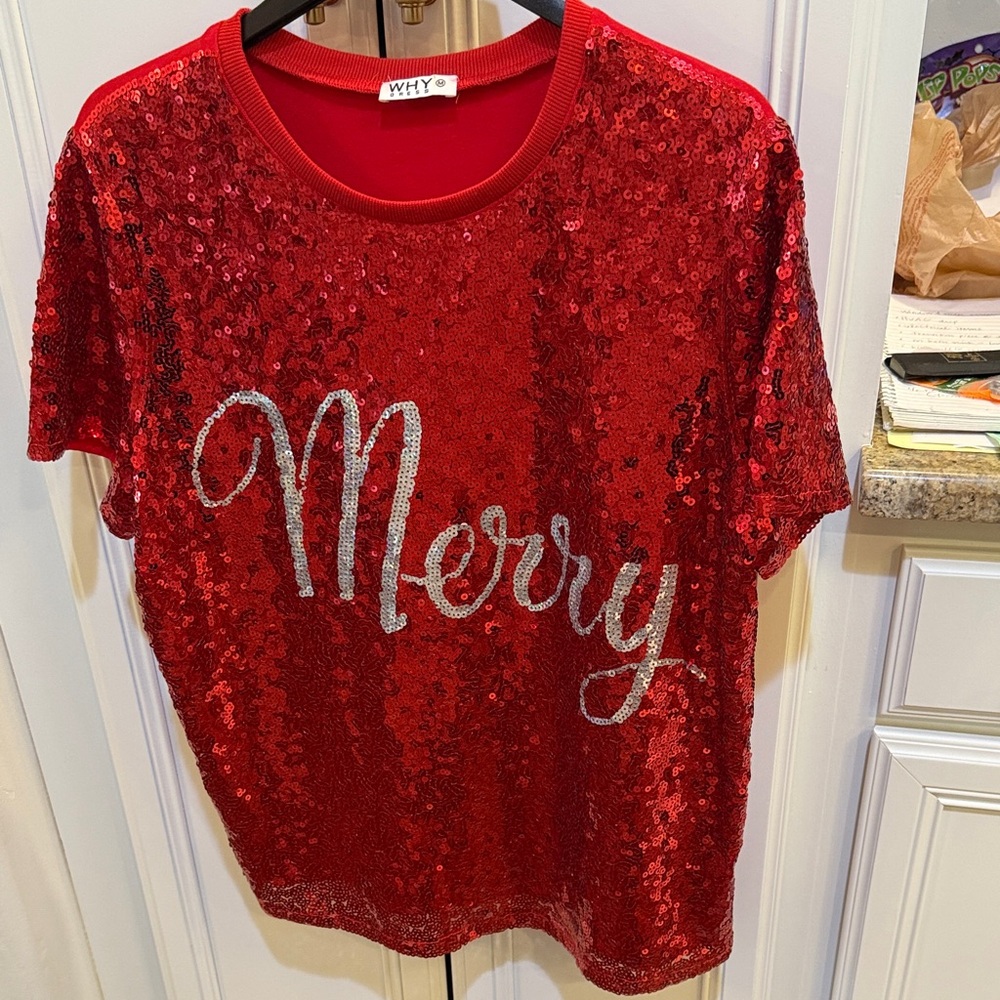 Red Sequin 'Merry' T-Shirt sz M fun for holiday parties, brunches, teachers
